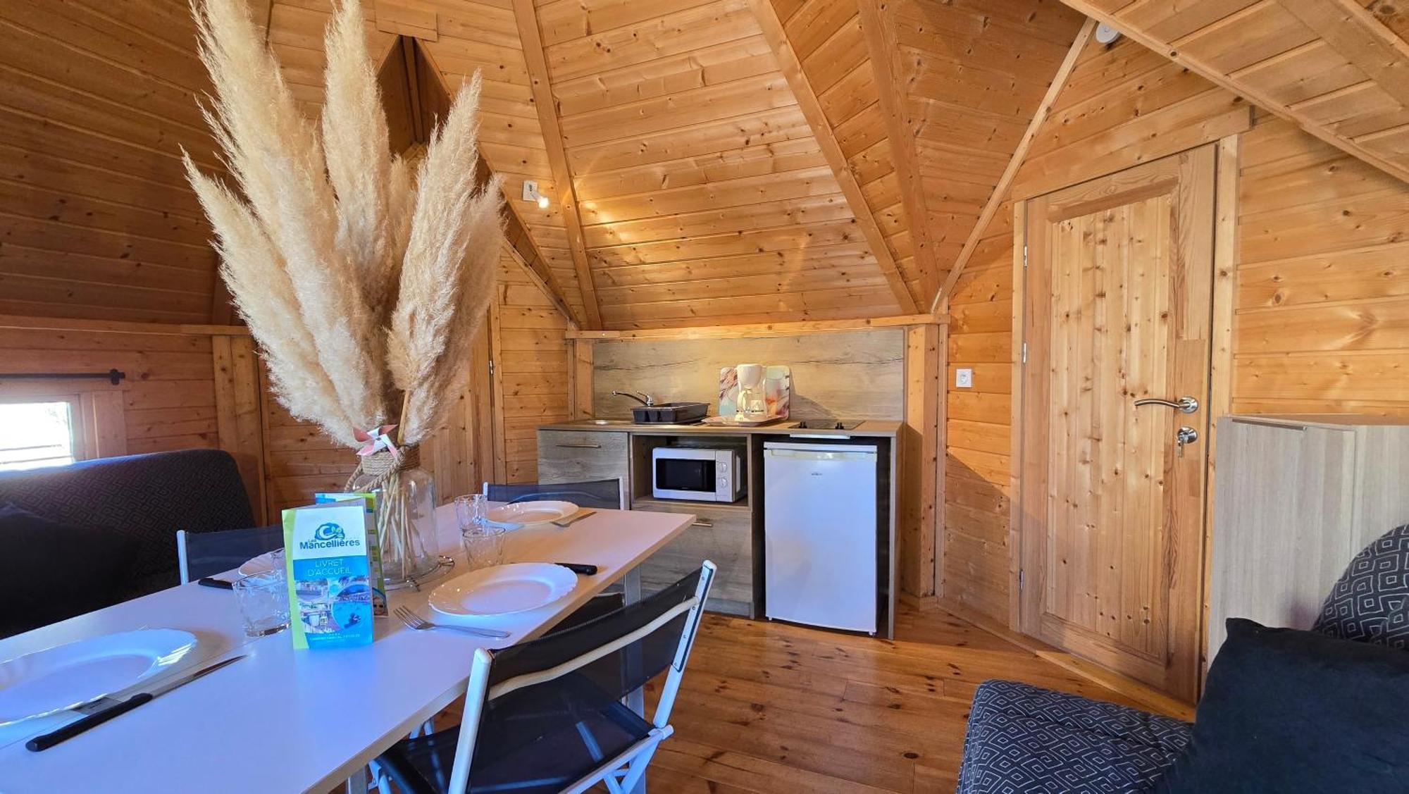 Camping Les Mancellieres Avrille  Bilik gambar